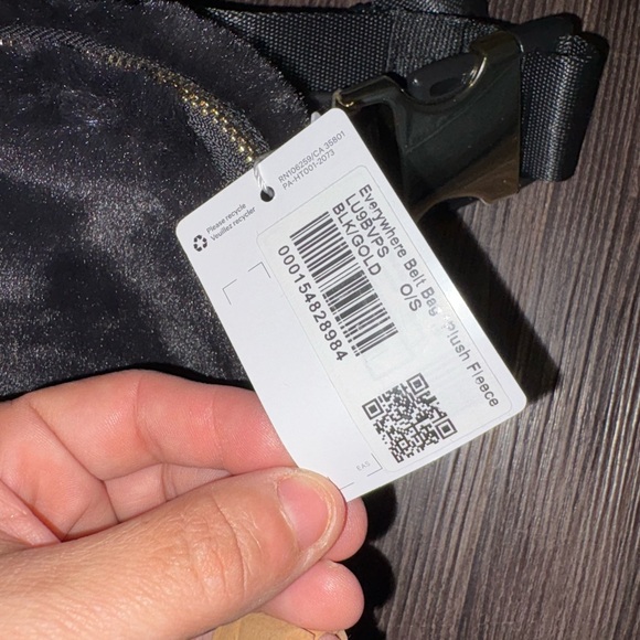 NWT Lululemon plush fleece belt bag - Picture 5 of 5